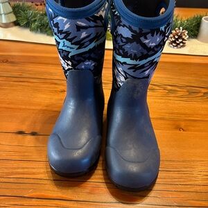 Bogs Blue and Black Rain Boots
